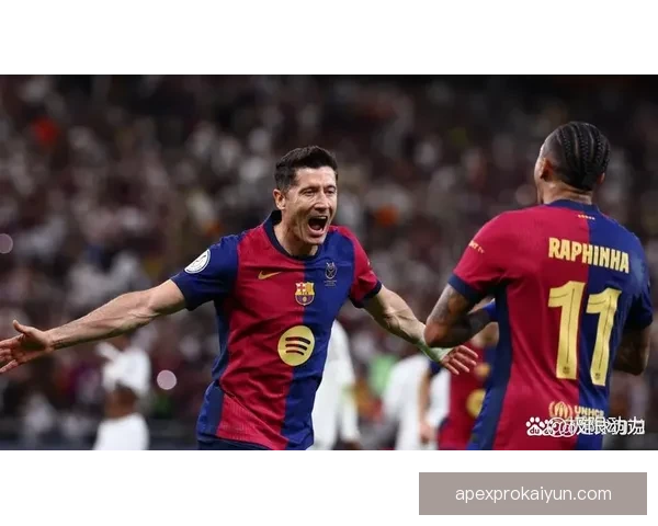 莱万多夫斯基领导力持续受到媒体和球迷的高度评价