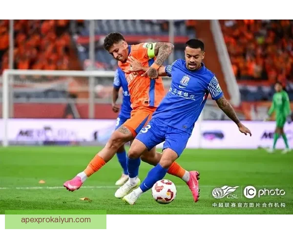 奥斯梅恩前场跑动覆盖表现分析，状态回暖引人注目