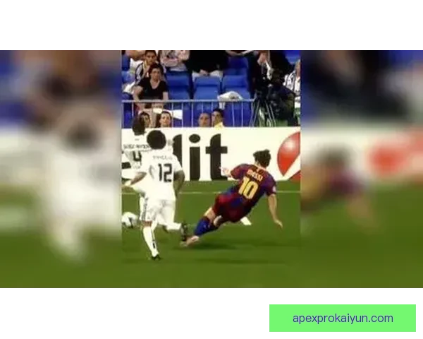 梅西经典过人名场面再现，展现出色的个人技能与比赛影响力